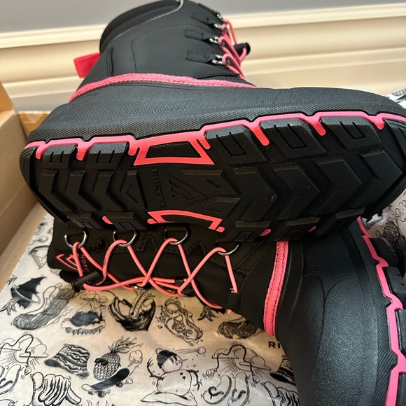 Black and Pink Winter Boots - Picture 2 of 4